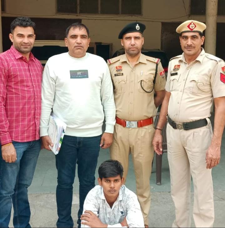 पुलिस ने लाठी-डण्डो से चोटे मारकर यूवक की हत्या करने की घटना में संलिप्त पाँच हजार रूपये के ईनामी फरार चौथे आरोपी को किया गिरफ्तार, न्यायालय में पेशकर भेजा जेल