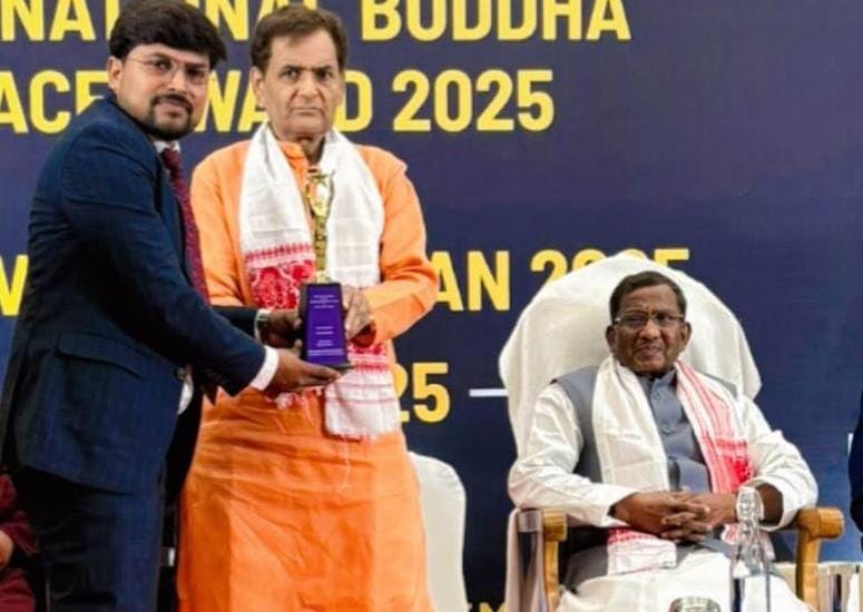 कुशीनगर यूपी के लाल कमलेश जी ने किया कमाल,आसाम के राज्यपाल ने किया सम्मान।